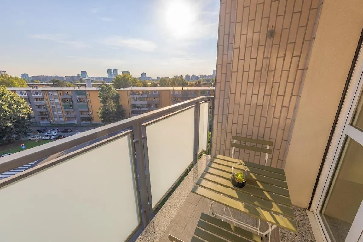 Easy Parking - 5 Min To Metro - Balcony - Quiet Apartment Milan